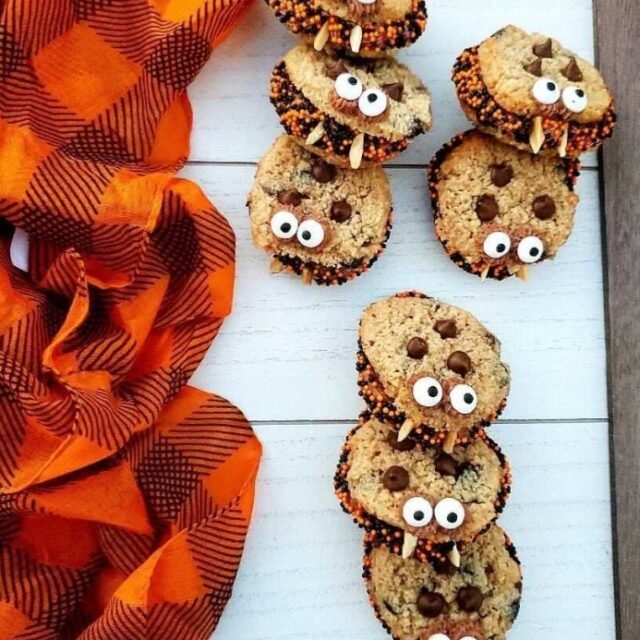 Halloween Chocolate chip cookie sandwiches