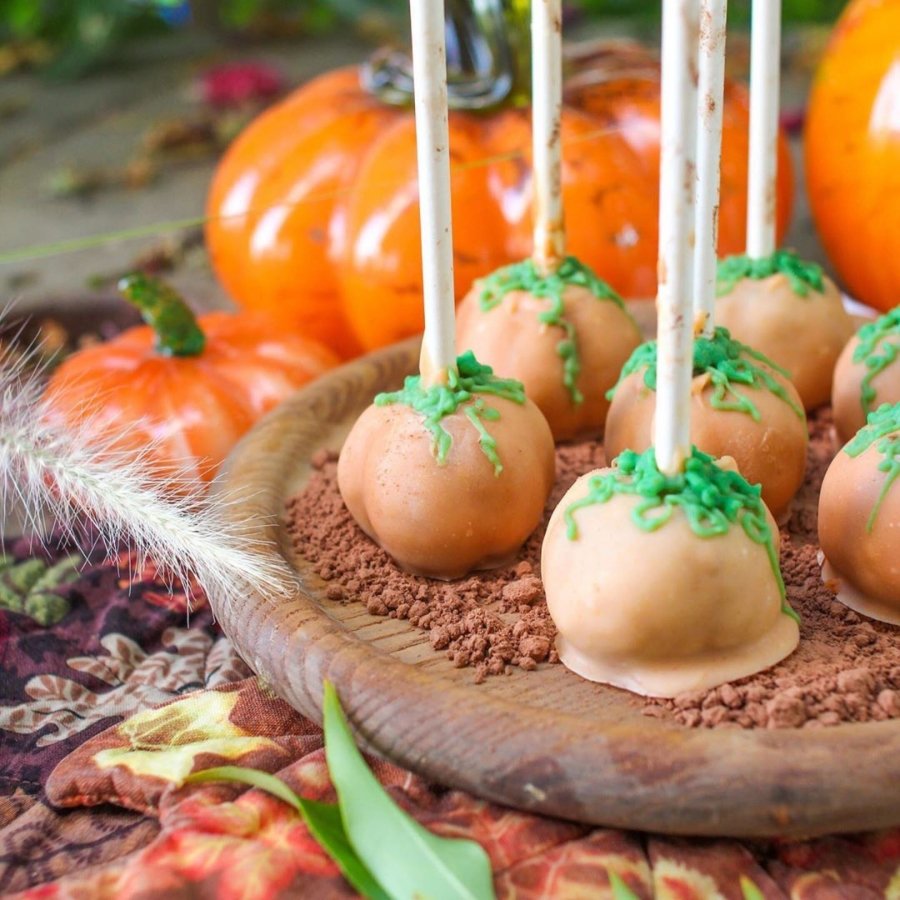 pumpkin shaped cake pops