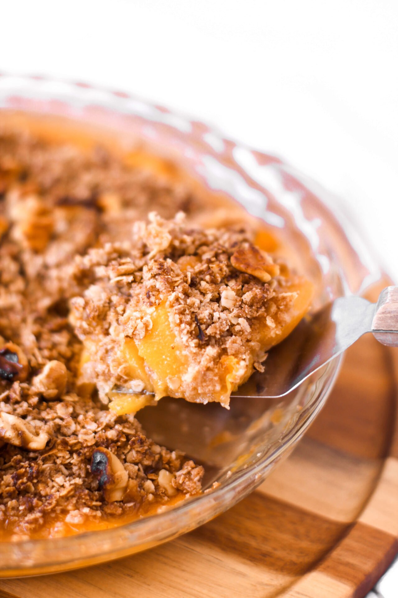vegan peach crumble